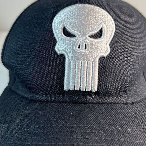 Marvel Authentic Headwear Wool Blend “The Punisher” SnapBack Baseball Cap. Black - Picture 5 of 9
